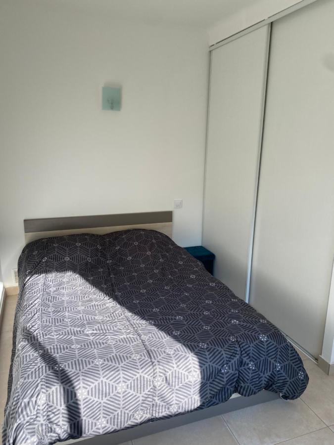Agreable 2 Pieces En Ville Comme A La Campagne Nice Extérieur photo
